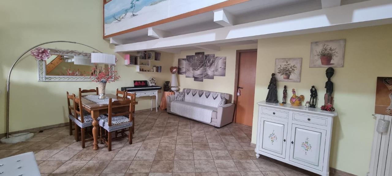 Magic Dalu Con Posto Auto Apartment ออลเบีย ภายนอก รูปภาพ